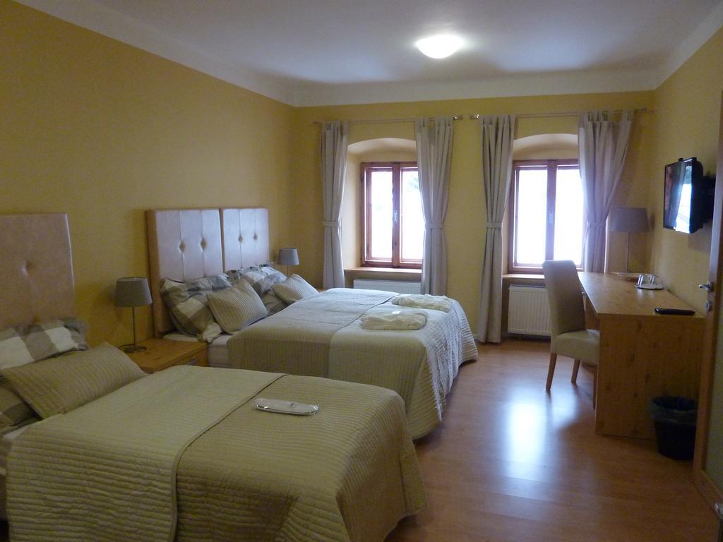 Apartments And Suites Kremnica Habitación foto