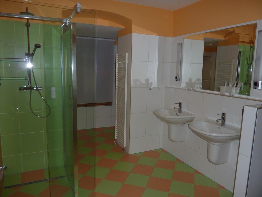 Apartments And Suites Kremnica Habitación foto